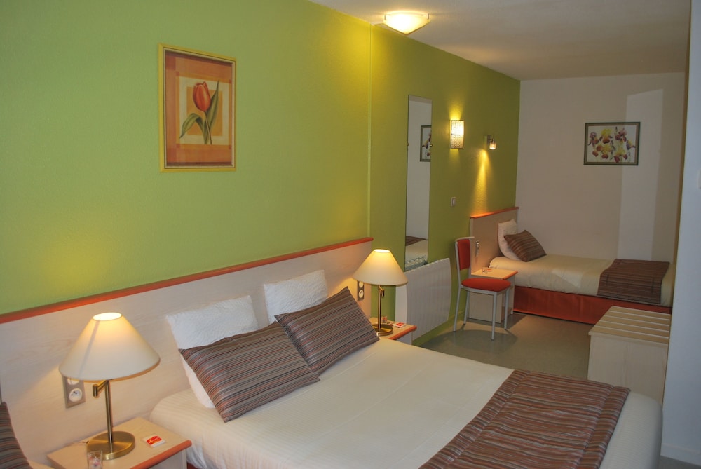 HOTEL TAMBOURIN 27/40