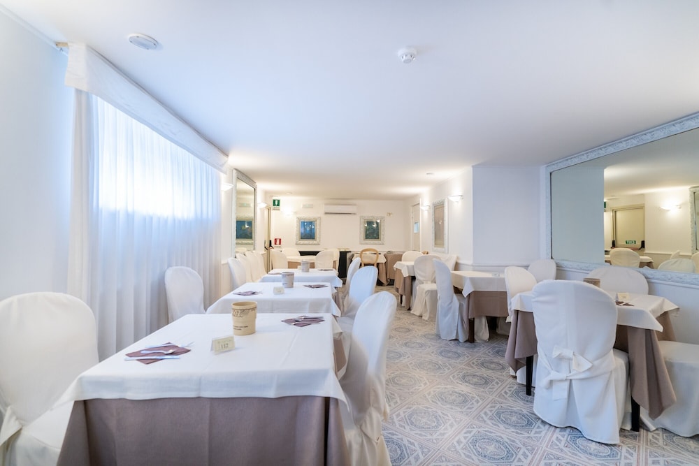 Hotel La Pergola Sorrento 61/68