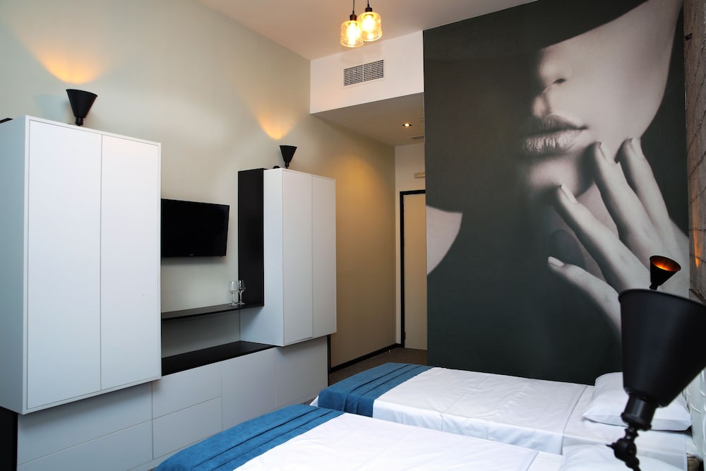 PREMIUM, KING BED, CITY VIEW