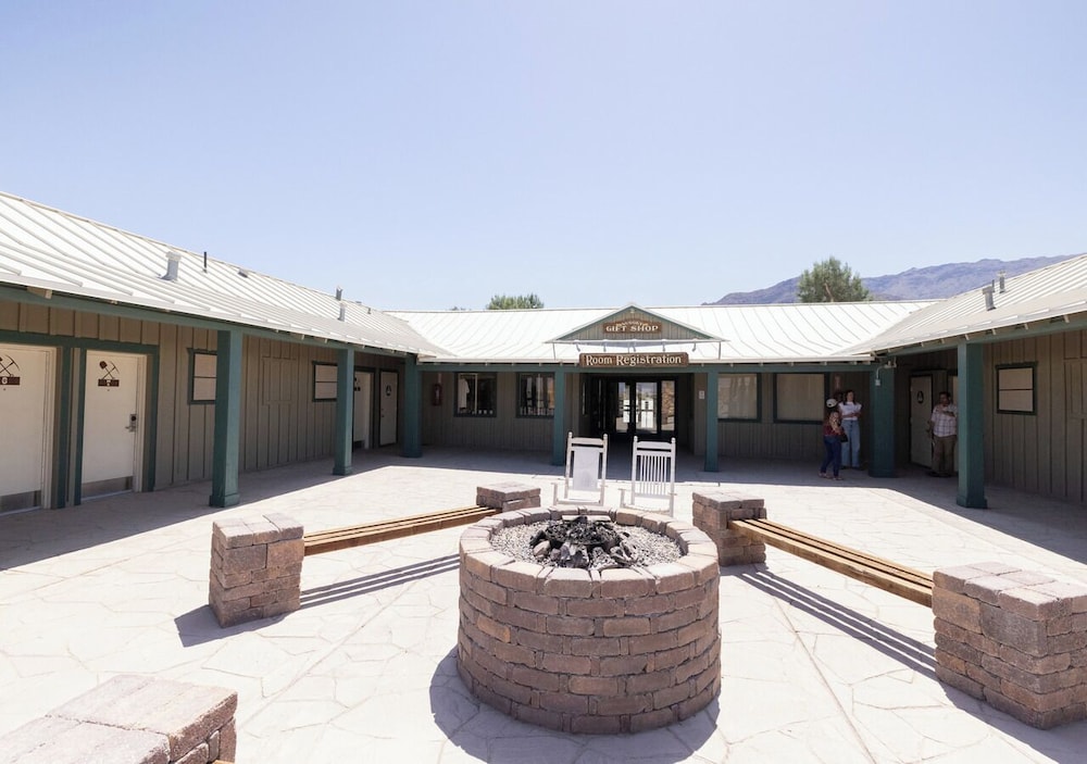 Stovepipe Wells Village Hotel 43/47