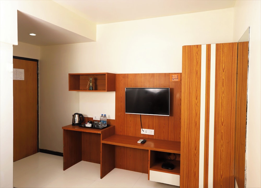 Hotel Elite Continental - Airport Road Andheri 25/32