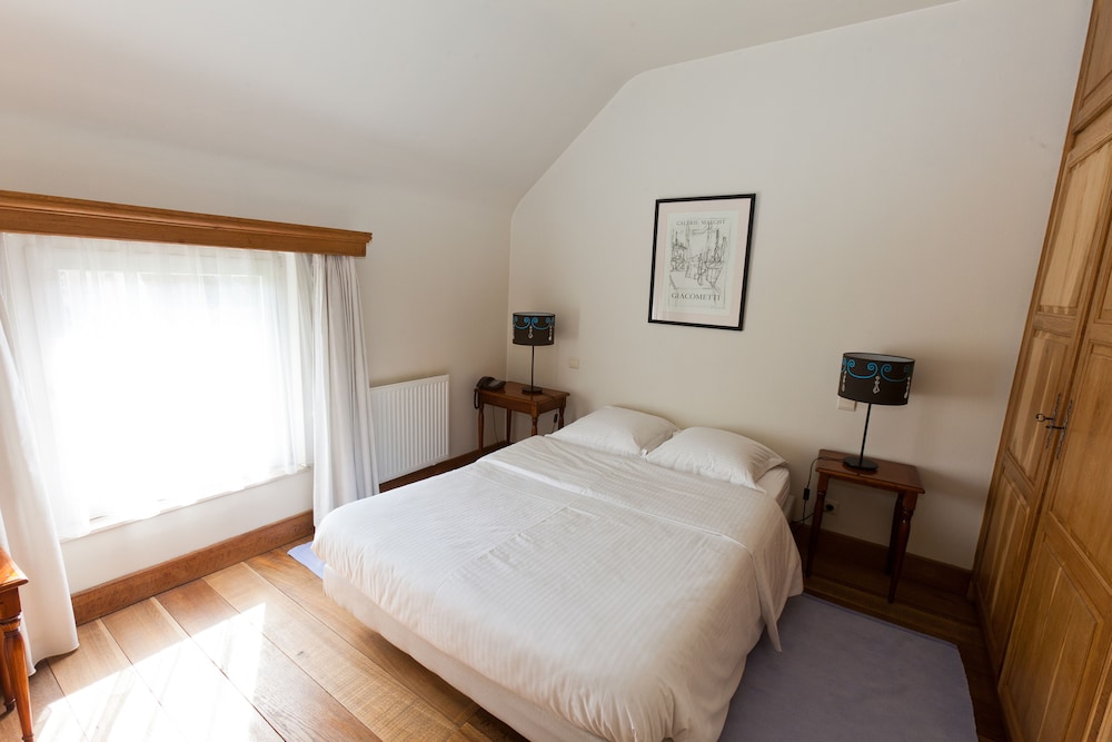 LUXURY, SUITE