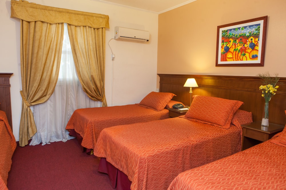 Ritz Hotel Mendoza 10/55