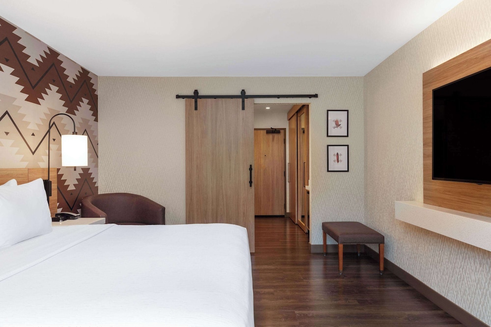 Wyndham Garden Redwood Valley/Ukiah 13/50