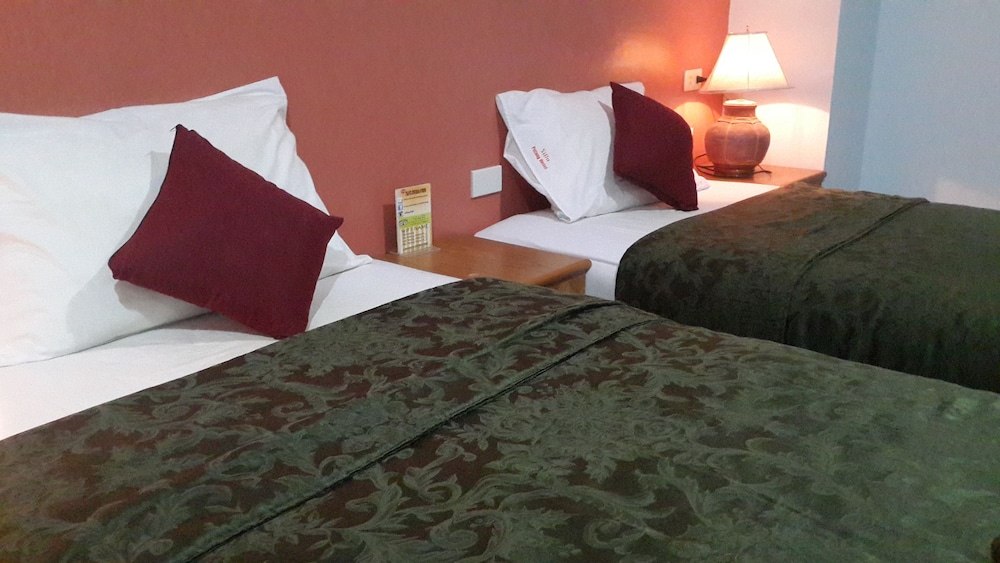 Silla Patong Hostel 11/36