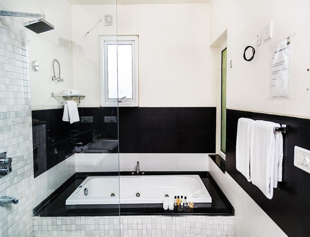 Nirvana Suites 49/50