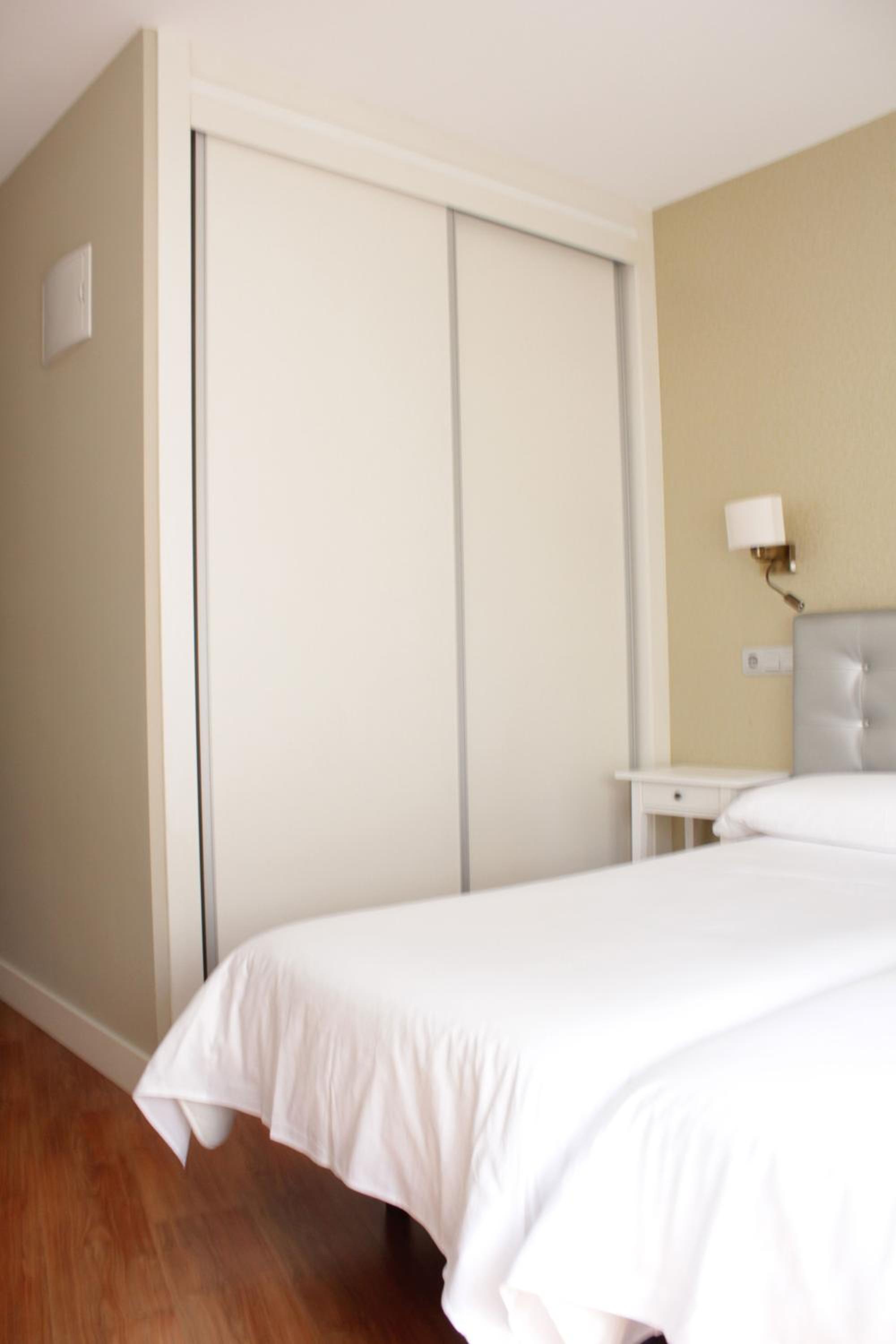 Room, Double or Twin Bed
