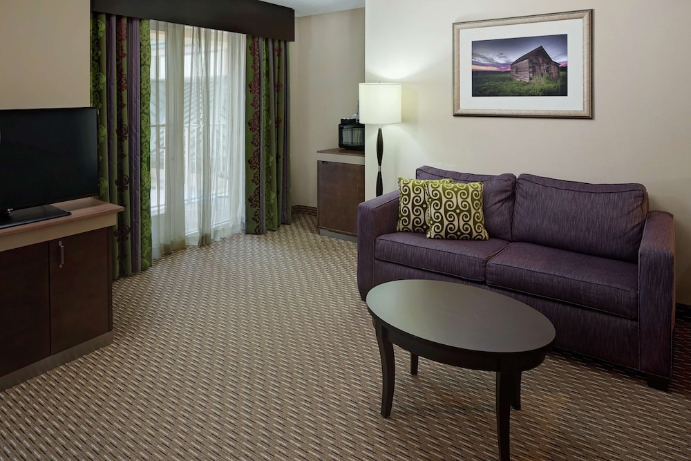 Hilton Garden Inn Hartford North/Bradley Intl Airport 27/50