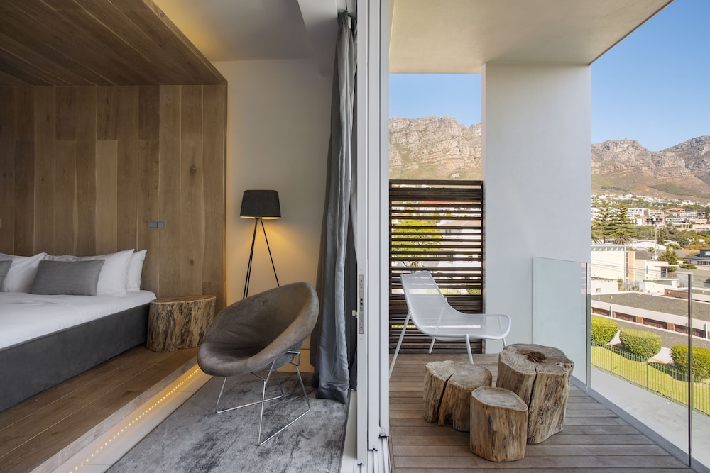 Pod Camps Bay 48/70