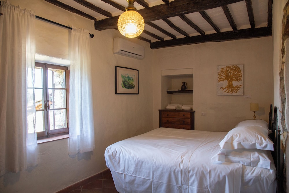 Suite, Double and Twin Beds, Private Garden