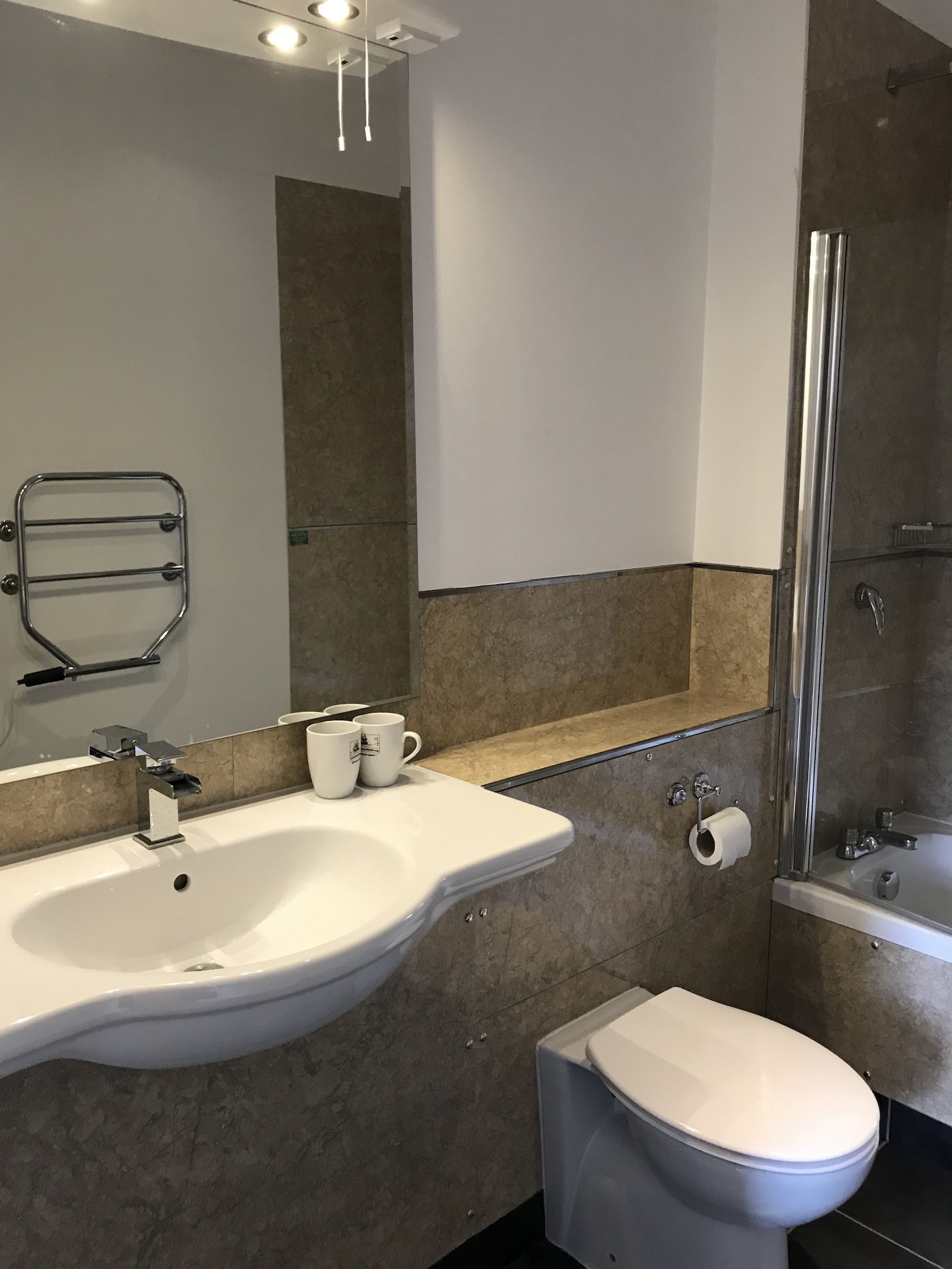 1 Bedroom, Family, Queen and Twin Beds, Garden Area, The Links Country Park Hotel 3/4