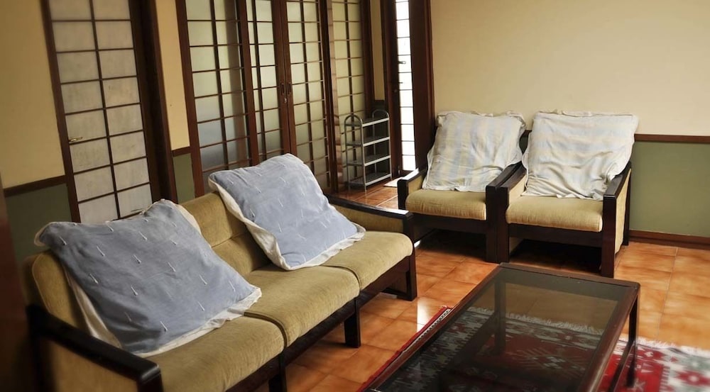 Villa Kota Bunga Ade 19/50