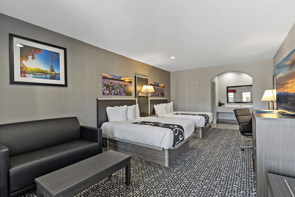 جناح ديلوكس بسريرين كوين بمطبخ، Paris Inn Suites 3/8