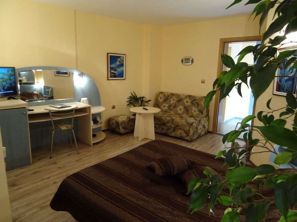 Hotel Color Varna Center 4/54