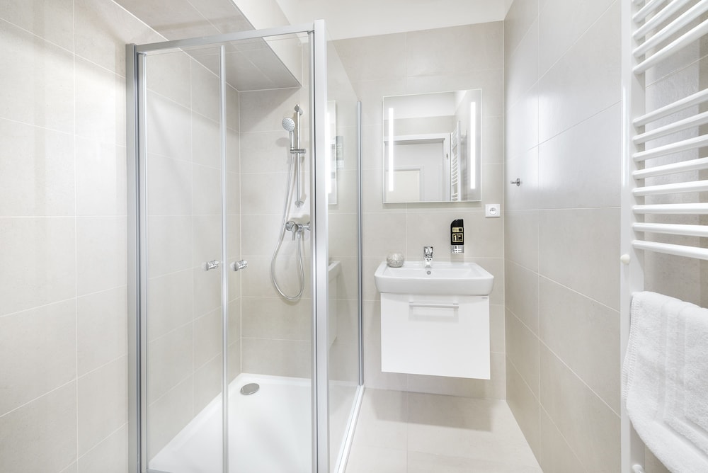 شقة حصرية بإطلالة على المدينة بشرفة بغرفتي نوم، Downtown Suites Belohorska 6/6