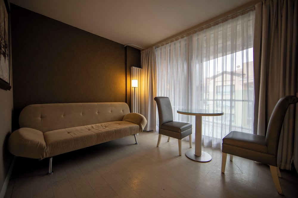 No 19 Boutique Hotel 46/69
