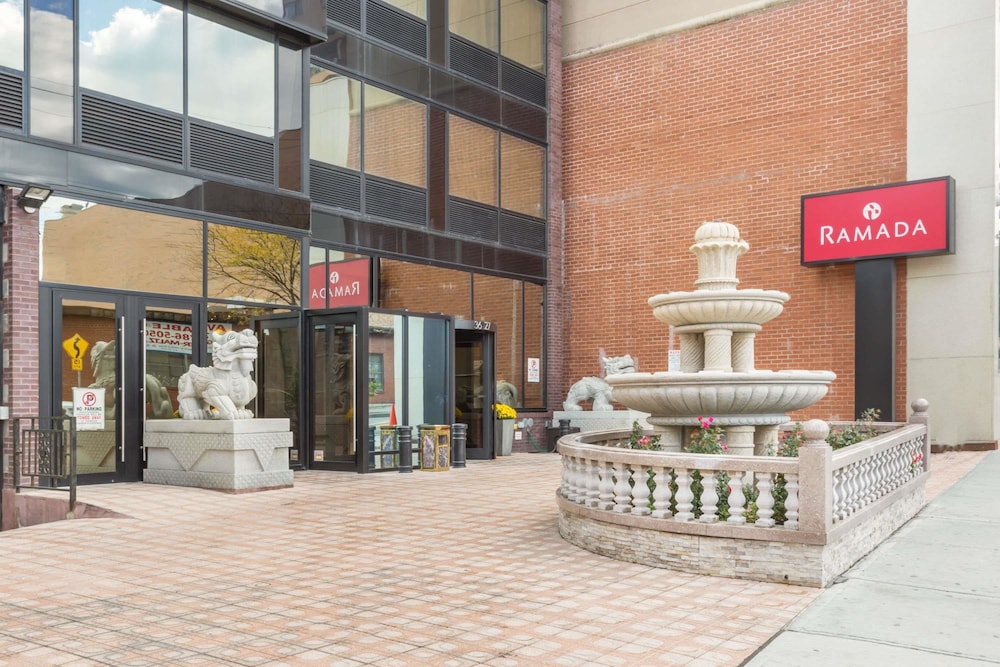 Ramada by Wyndham Flushing Queens 4/35