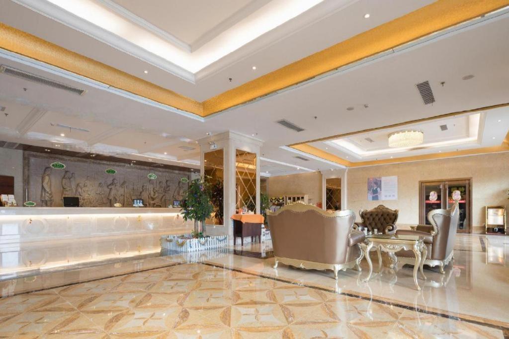 Vienna Hotel Henggang Xincheng 16/57