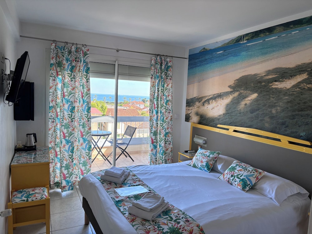 HOTEL DE LA MER 12/50
