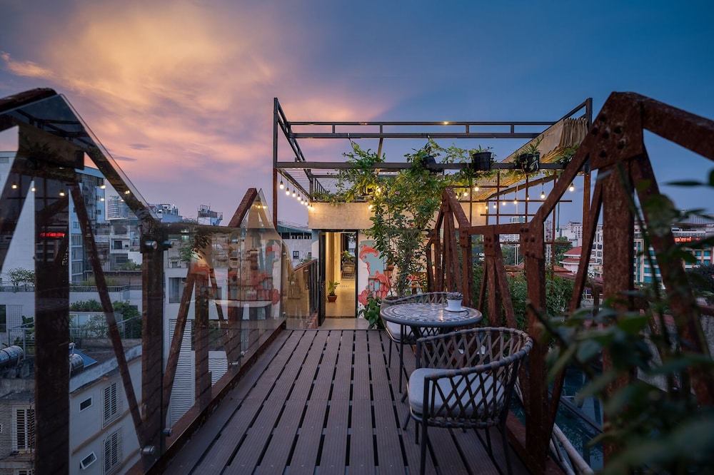 Le Parfum Apartment & Hotel 44/50