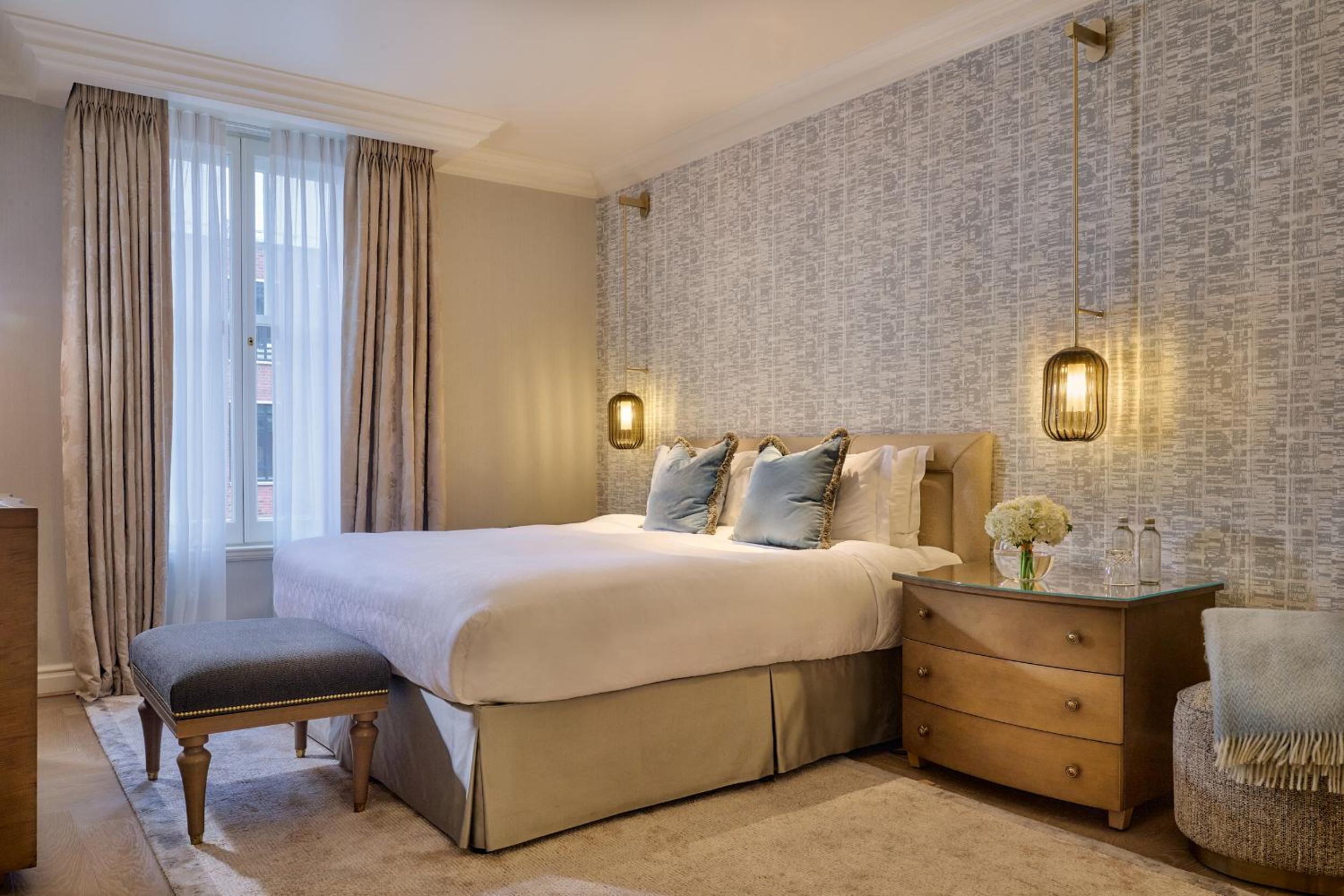 1 Bedroom, Mary Lebone, Suite, Queen Bed, Sofa