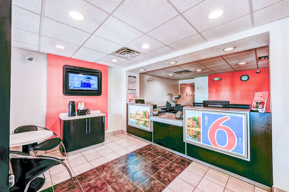 Lobby at Motel6 Niantic, CT - New London, Niantic - CT