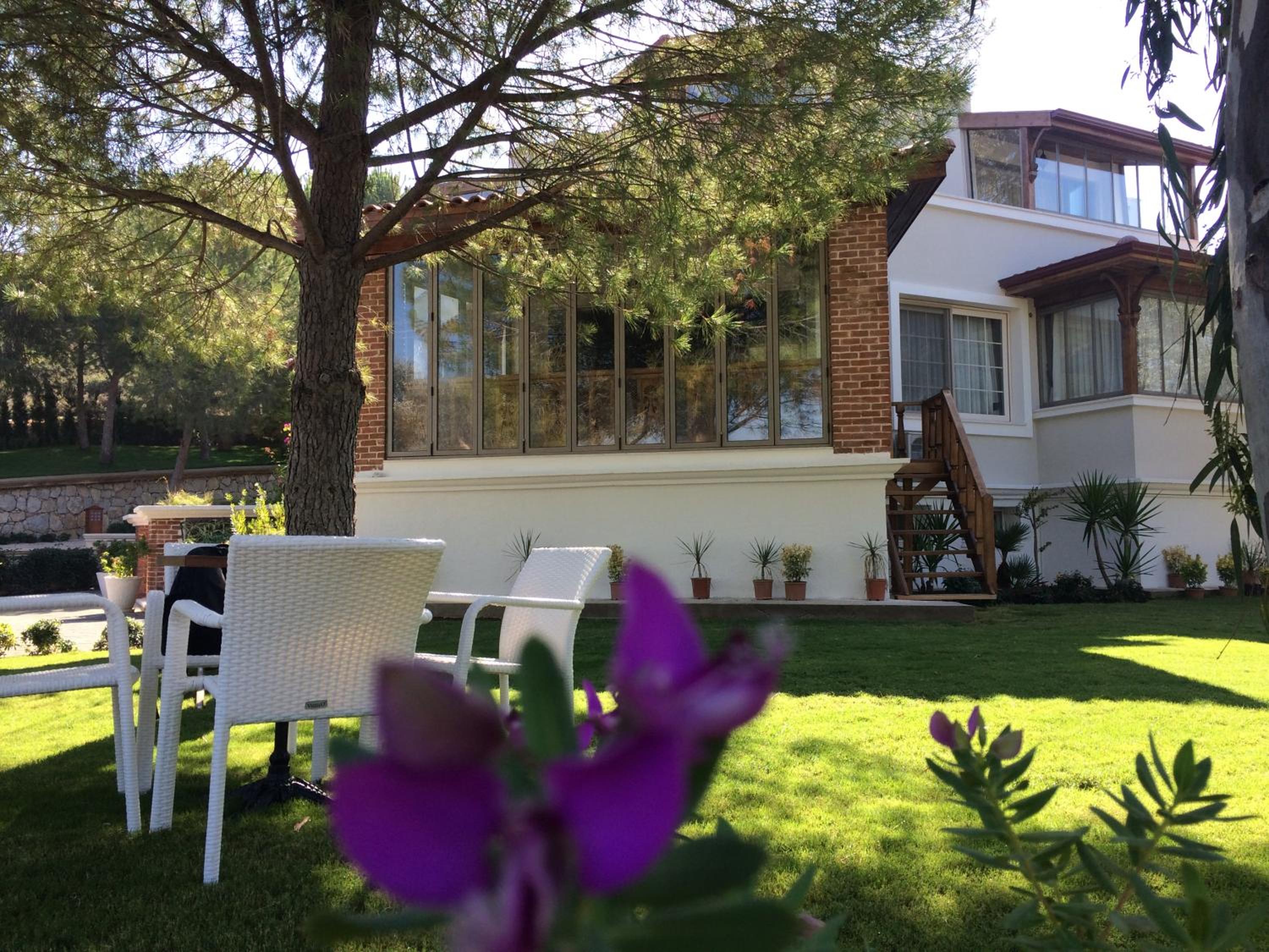 Ayse Hanim Konagi Urla (+12 Adult Only) 11/13