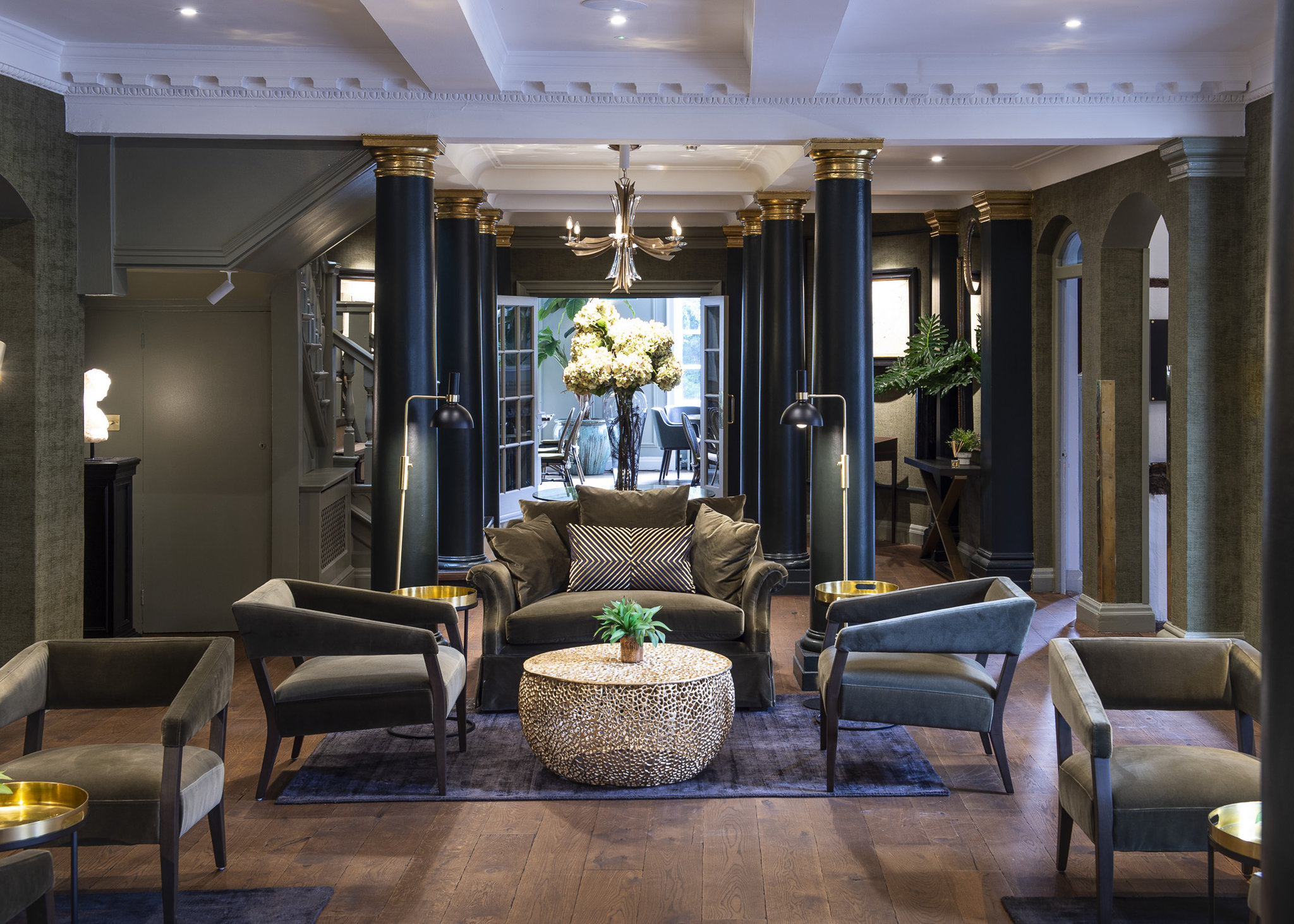 Bush Hotel Farnham 30/50