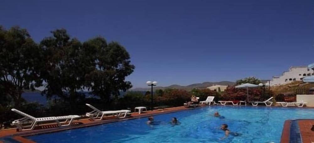 Philoxenia Hotel 33/35