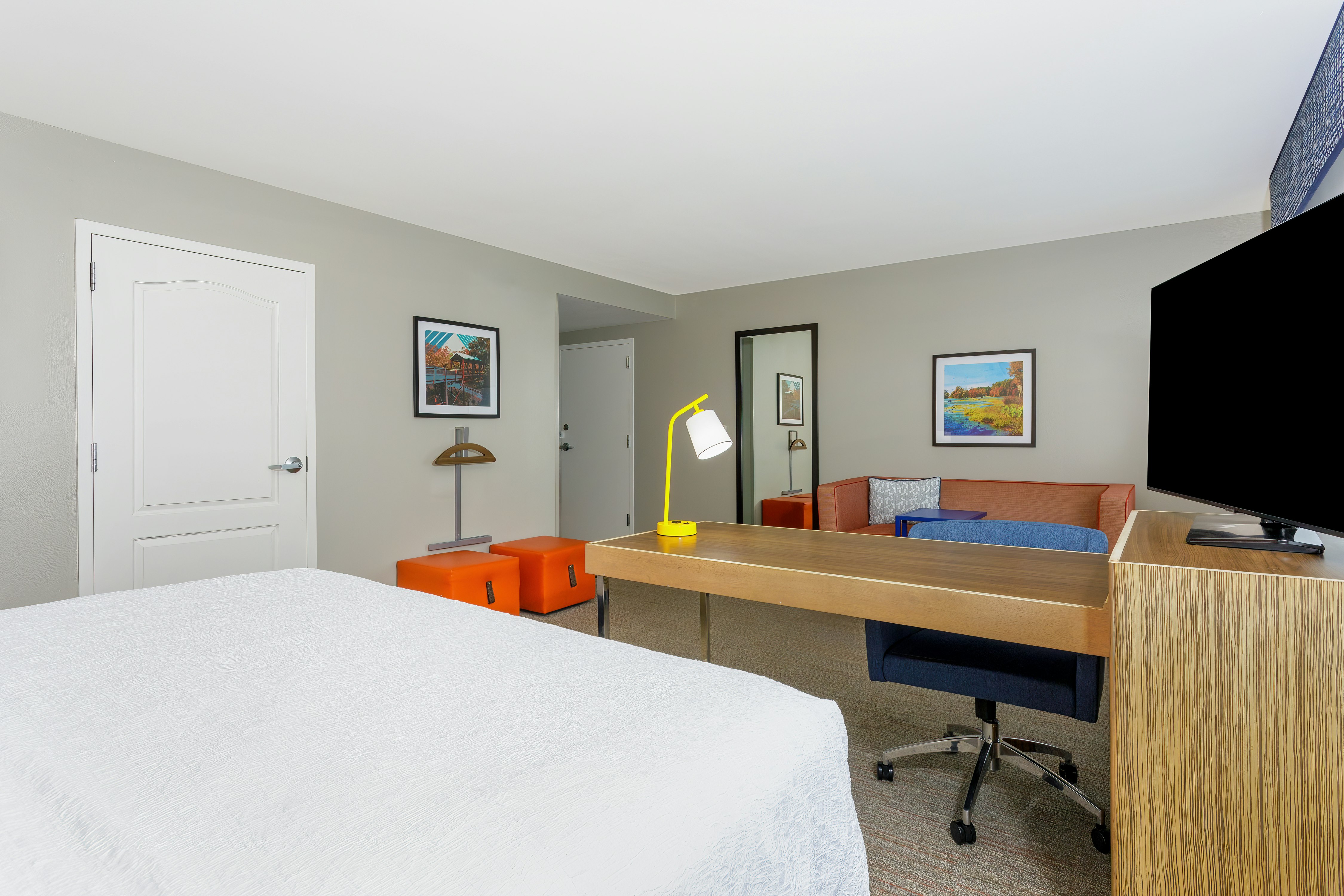 ROOM, KING BED, SOFA, ACCESSIBLE