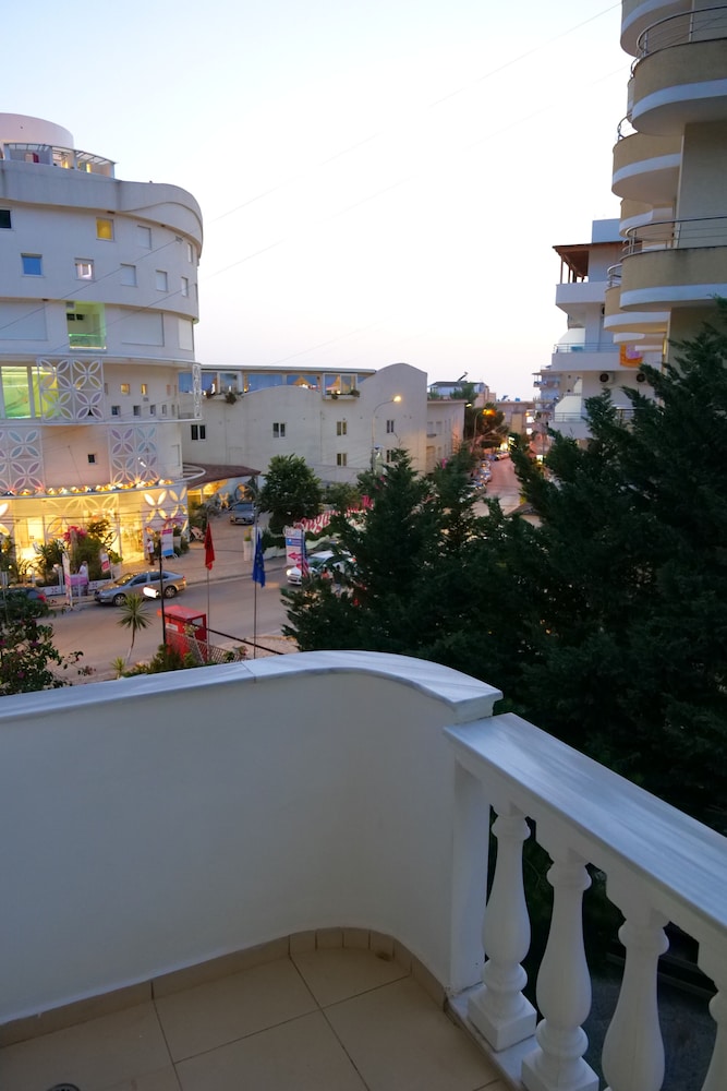 Hotel Rixhi 8/69