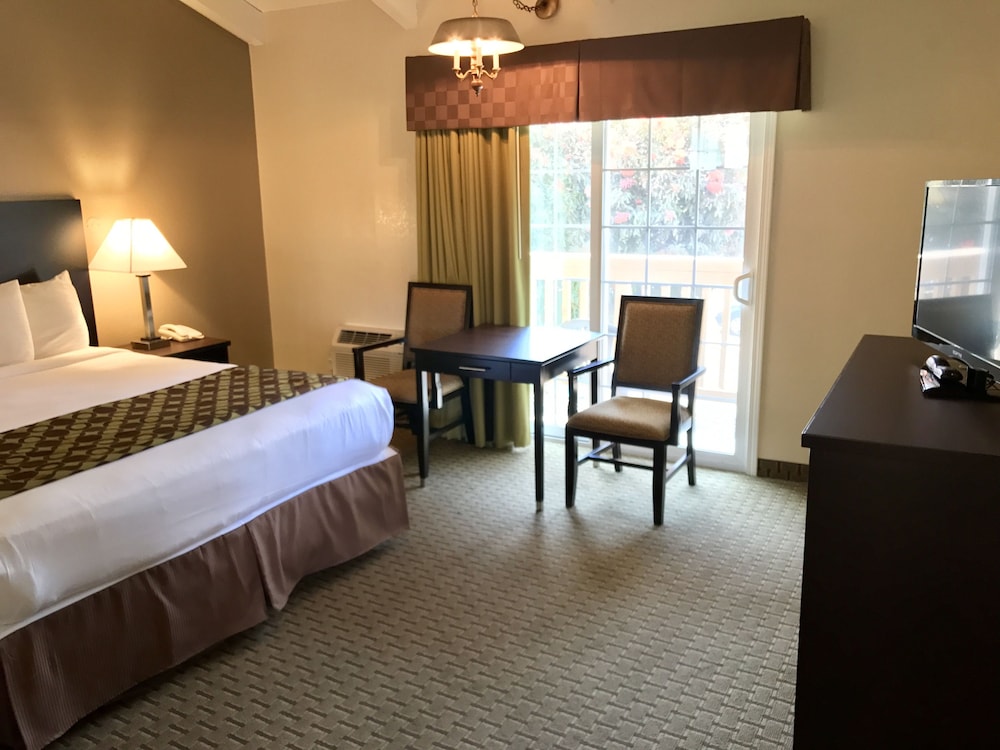 Fireside Inn 24/56