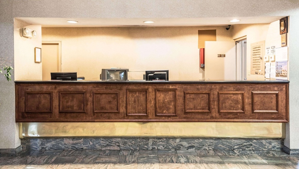 Studios And Suites 4 Less Emporia 15/50