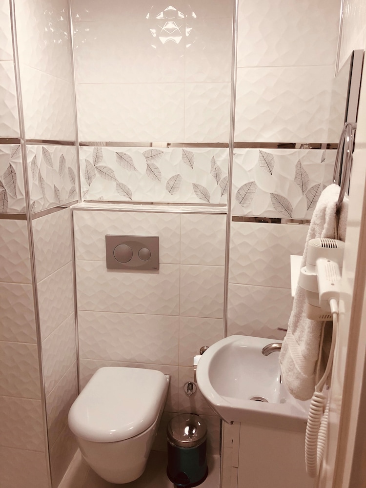 Beyhan Hotel 52/56