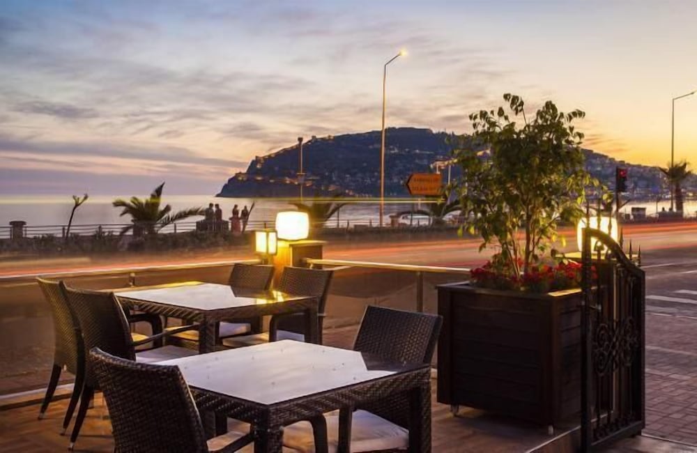 Parador Beach Hotel 23/47