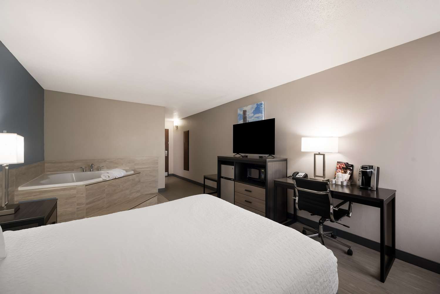 Suite, Queen Bed