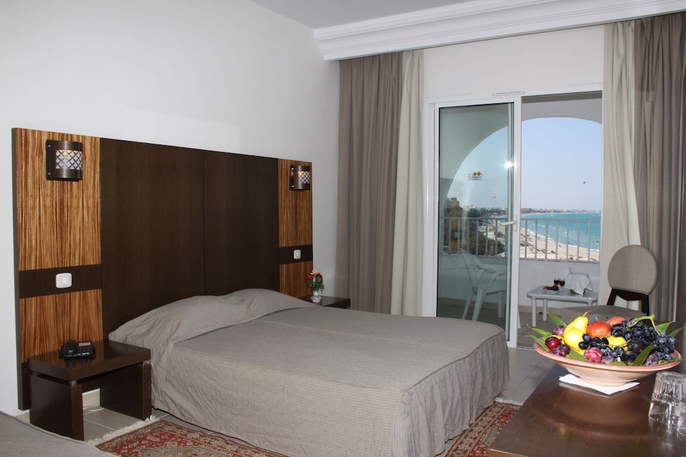 El Mehdi Beach Resort 23/84