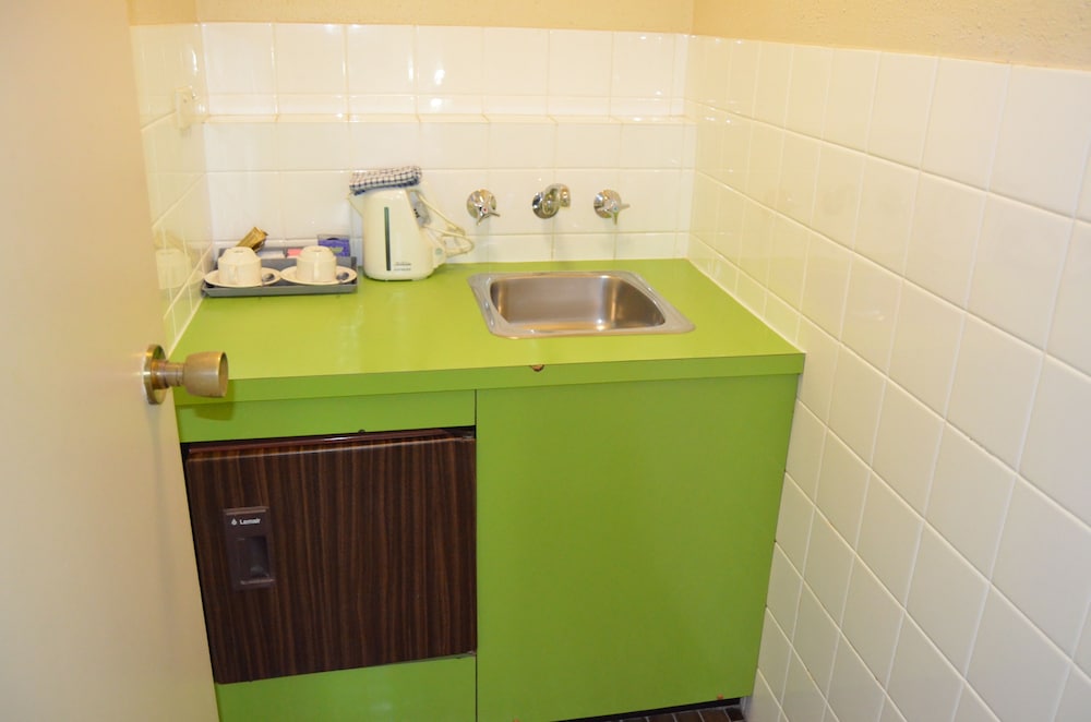 Devere Hotel 4/53