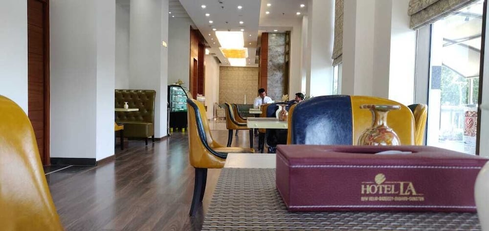 Hotel La New Delhi 8/40
