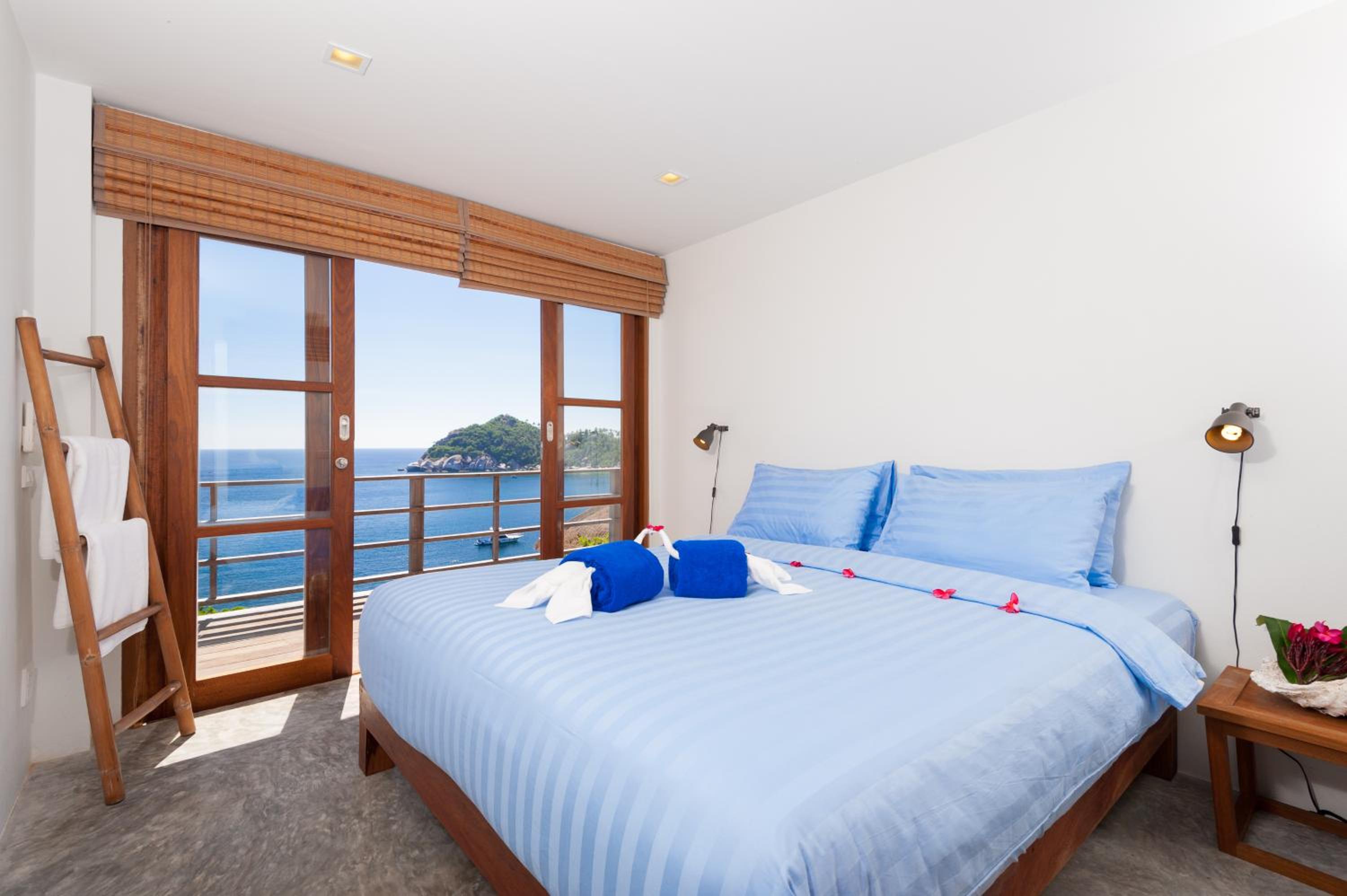 4 Bedrooms, Villa, with Pool