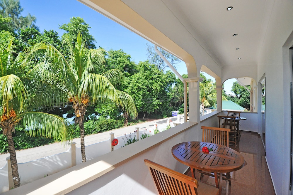 Yasad Luxury Beach Residence 35/50