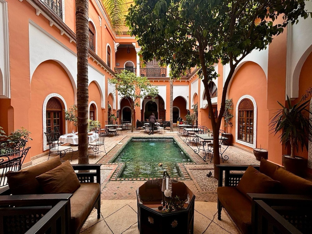 Riad Amina 39/75