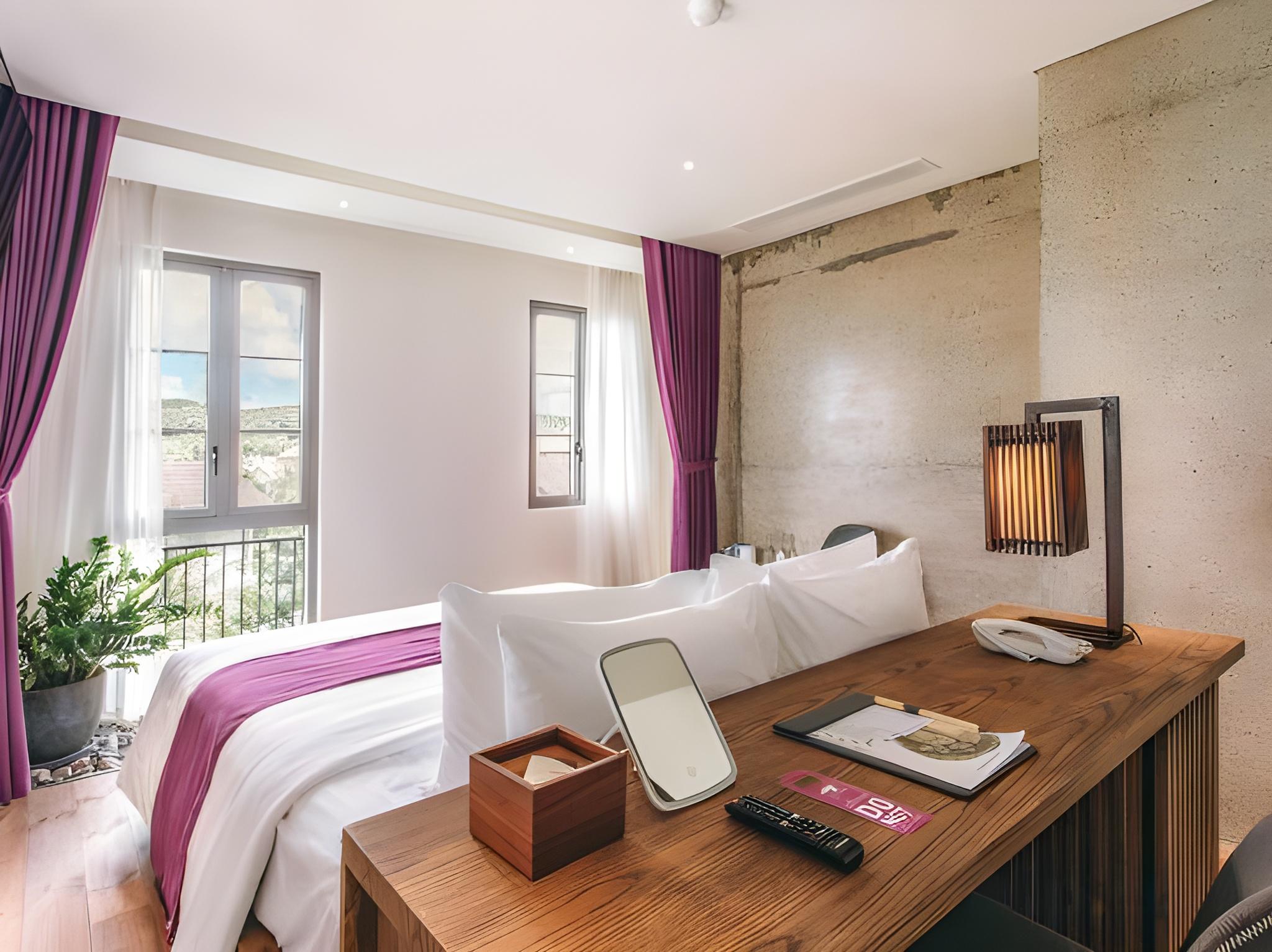 Deluxe, Double Bed