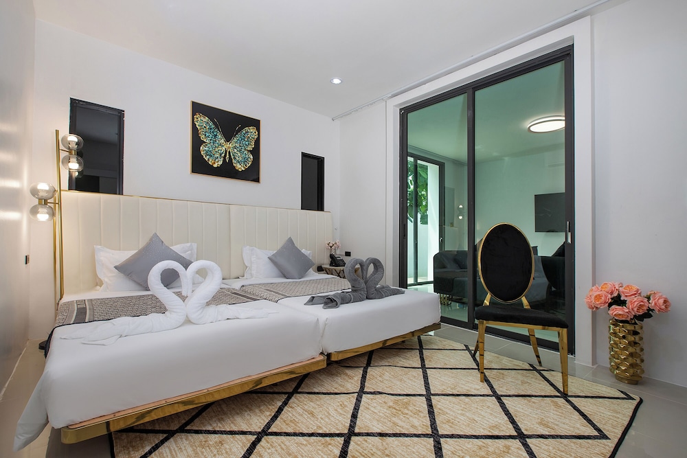 Nariya Bayfront Phuket 20/50