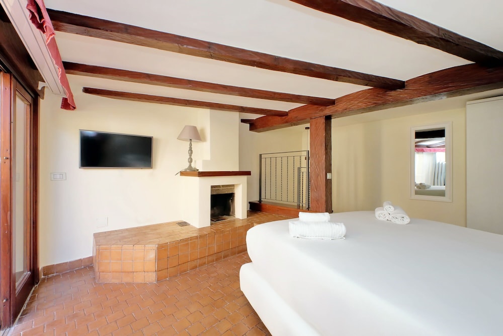Trevi Rome Suite 6/50