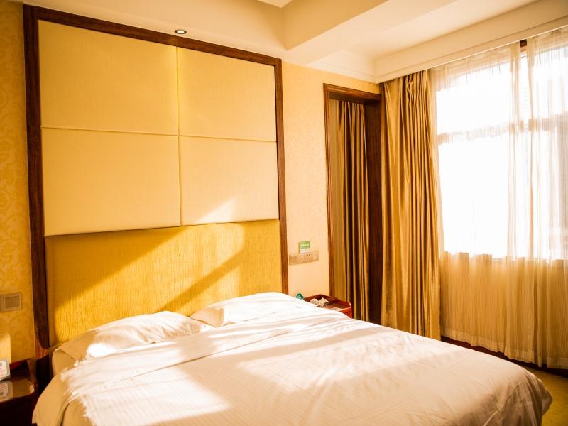 GreenTree Inn LanZhou YanBei Road United University Express Hotel 14/32