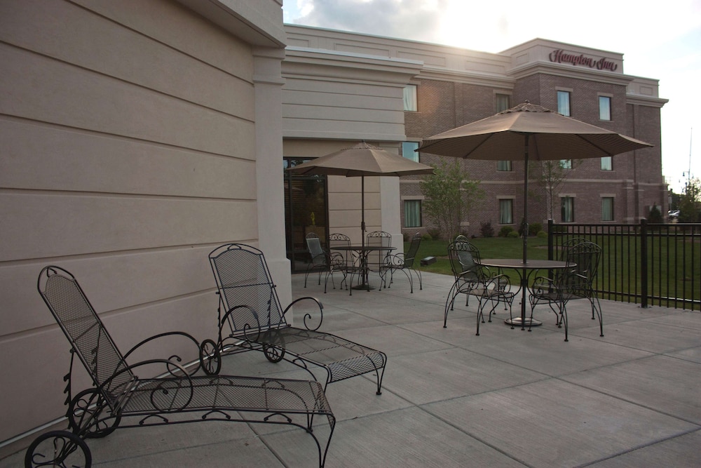 Hampton Inn Burlington, WI 8/58