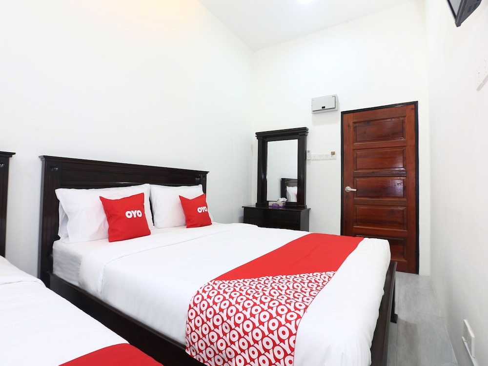 OYO 89678 Ady Hotel 16/23