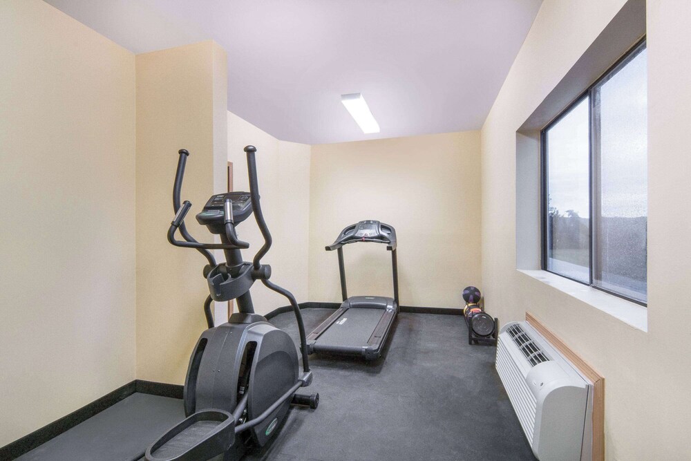 Days Inn By Wyndham Baytown East 31/50