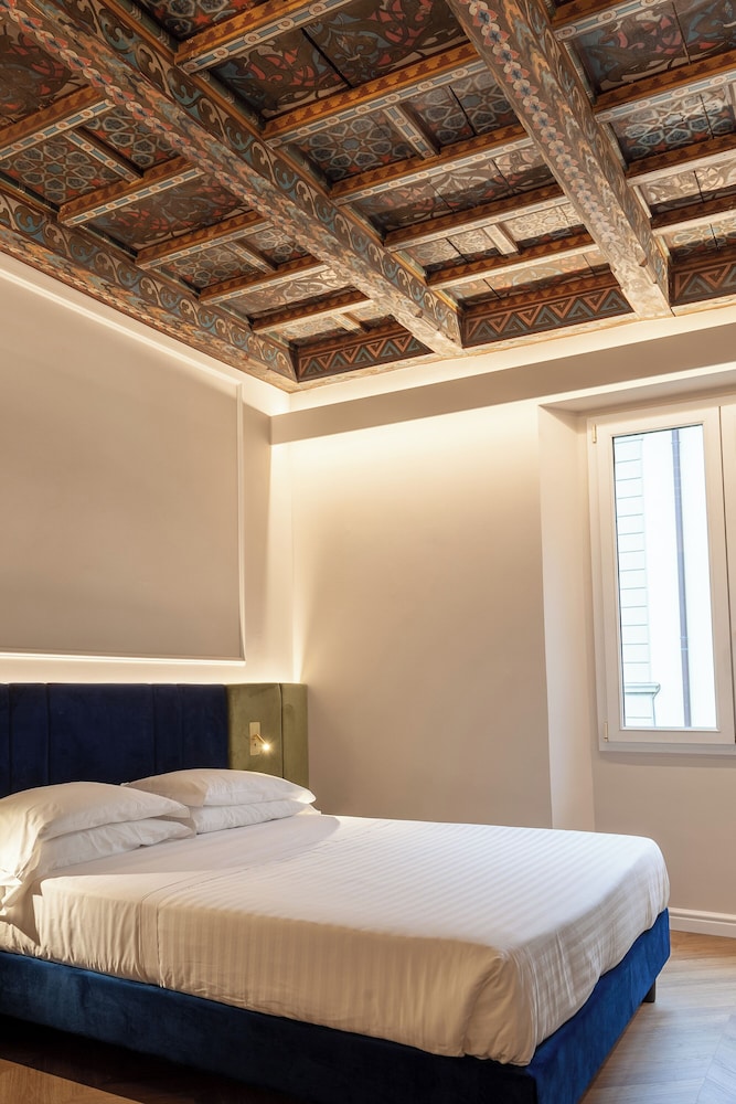PHOTOGRAPH, DELUXE, DOUBLE BED
